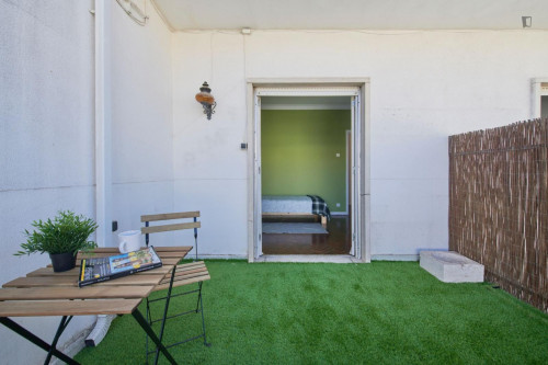 Single bedroom with balcony and outdoor space in central Lisbon - Gallery - 5
