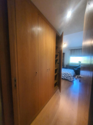 Cosy double bedroom next to Moscavide train station
