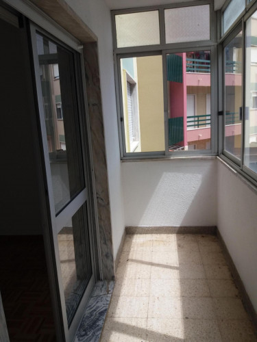 Welcoming twin bedroom in Agualva-Cacém - Gallery - 7