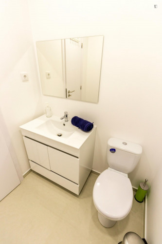 Design bedroom with a double bed and share bathroom  - Gallery -  5