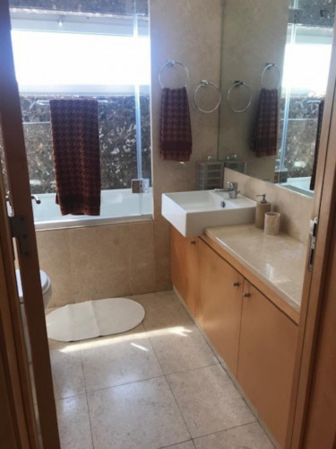 Appealing single bedroom in a 4-bedroom apartment in Oeiras