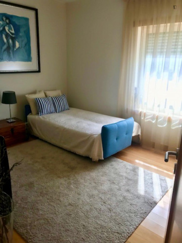 Appealing single bedroom in a 4-bedroom apartment in Oeiras