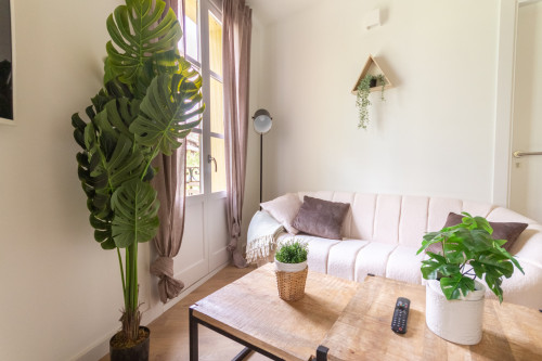 Renovated apartment 2 minutes from the Verdaguer Metro Station