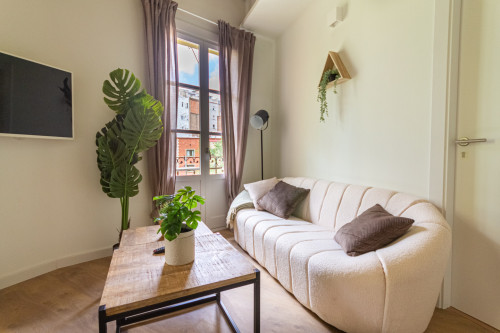 Renovated apartment 2 minutes from the Verdaguer Metro Station