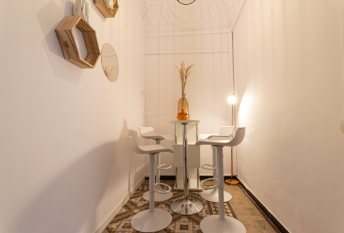 Renovated apartment 2 minutes from the Verdaguer Metro Station