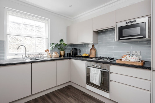 Buckingham Palace Road - Gallery - 12