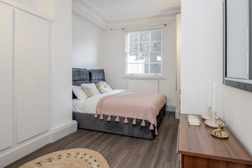 Buckingham Palace Road - Gallery - 28