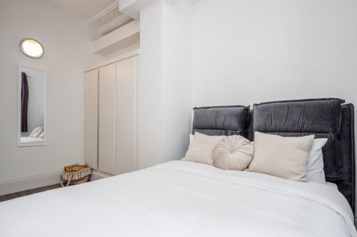 Buckingham Palace Road - Gallery - 37