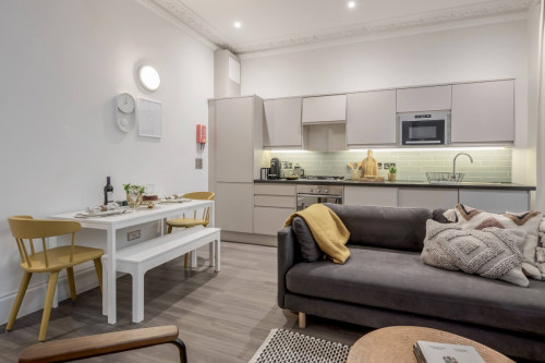 Buckingham Palace Road - Gallery - 27
