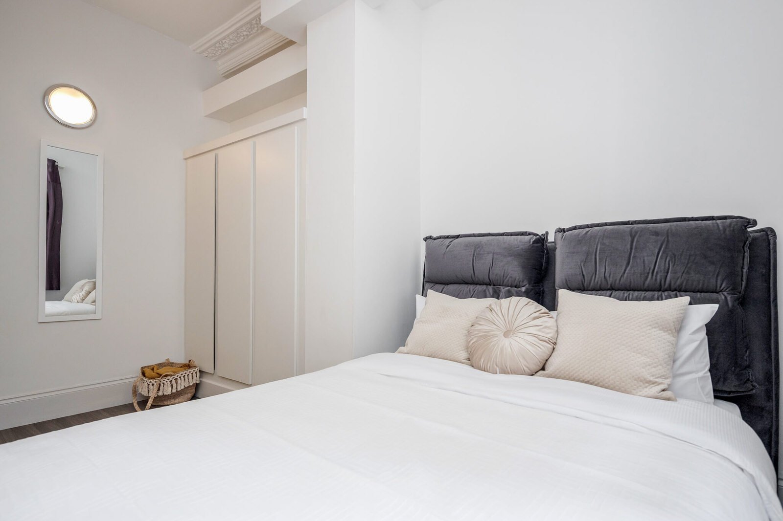 Deluxe 1 Bed - 2