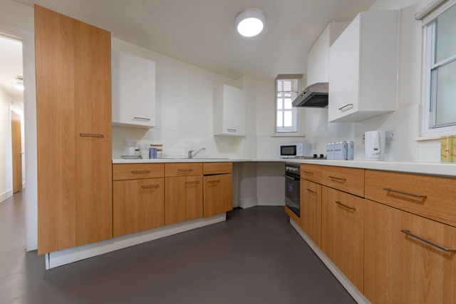  Silver Ensuite  -  Canvas The Old Fire Station  - Gallery -  2
