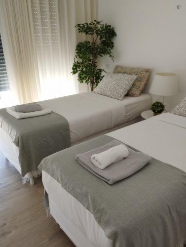 Charming 3-bedroom house close to the beach - Gallery - 13