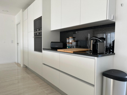 Charming 3-bedroom house close to the beach - Gallery - 10