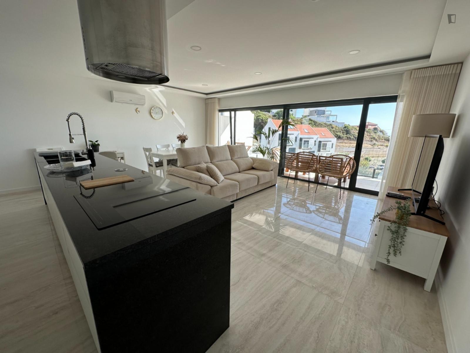 Charming 3-Bedroom House Close To The Beach - Charming 3-bedroom house close to the beach - Gallery - 1
