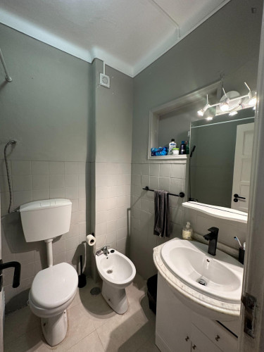 Welcoming 3-bedroom flat in Camarate - Gallery - 9