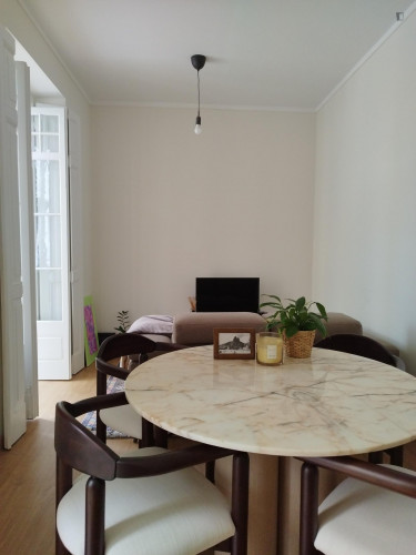 Bright 1-bedroom apartment next to Campolide train station  - Gallery -  5