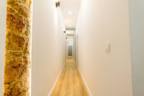 Stylish apartment 3 minutes from Drassanes Metro Station