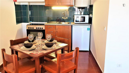 Cool 1-bedroom flat with swimming pool - Gallery - 15