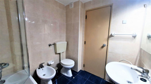 Cool 1-bedroom flat with swimming pool - Gallery - 13