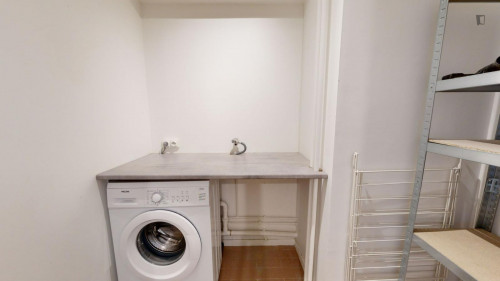 Double bedroom in a 4-bedroom flat, near Parc André Malraux