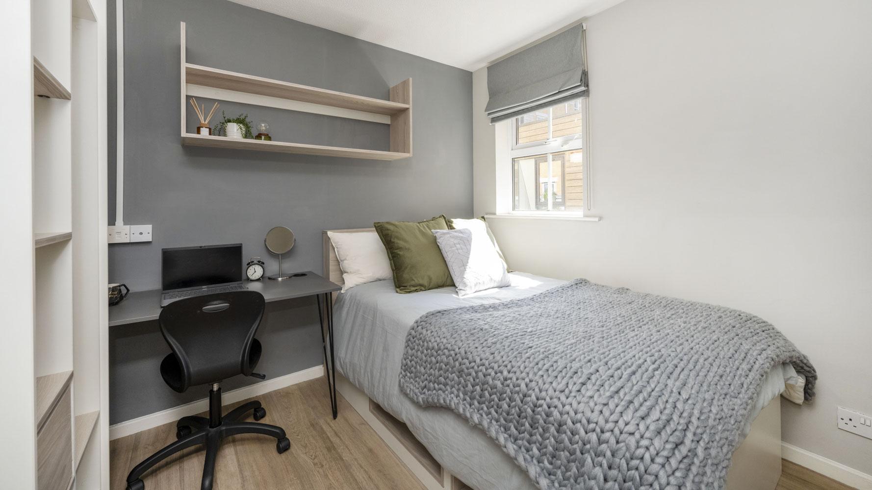  1 Bed Flat  -  Emily Davies, Southampton  - Gallery -  1