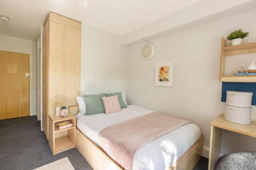 Charlotte Court - Gallery - 22