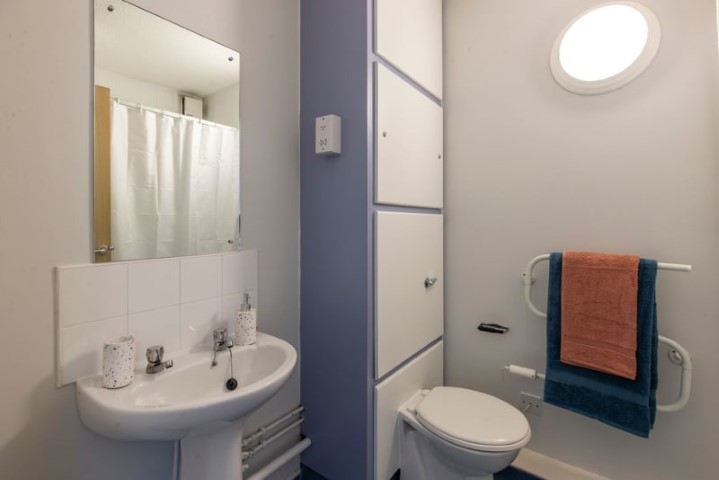 6-Bed Deluxe En-Suite - Charlotte Court - Gallery - 2