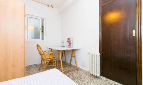 Sublime single bedroom in a 3-bedroom flat, in Centro-Sagrario