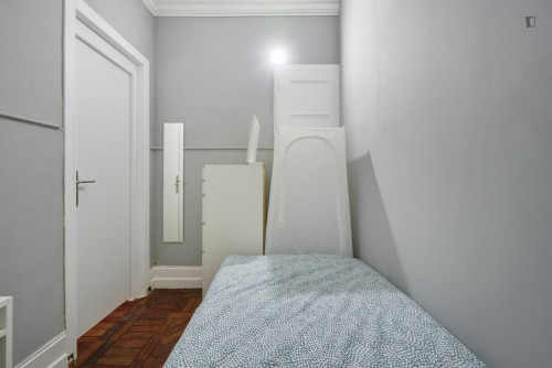 Cosy single bedroom next to Jardim da Fundação Calouste Gulbenkian