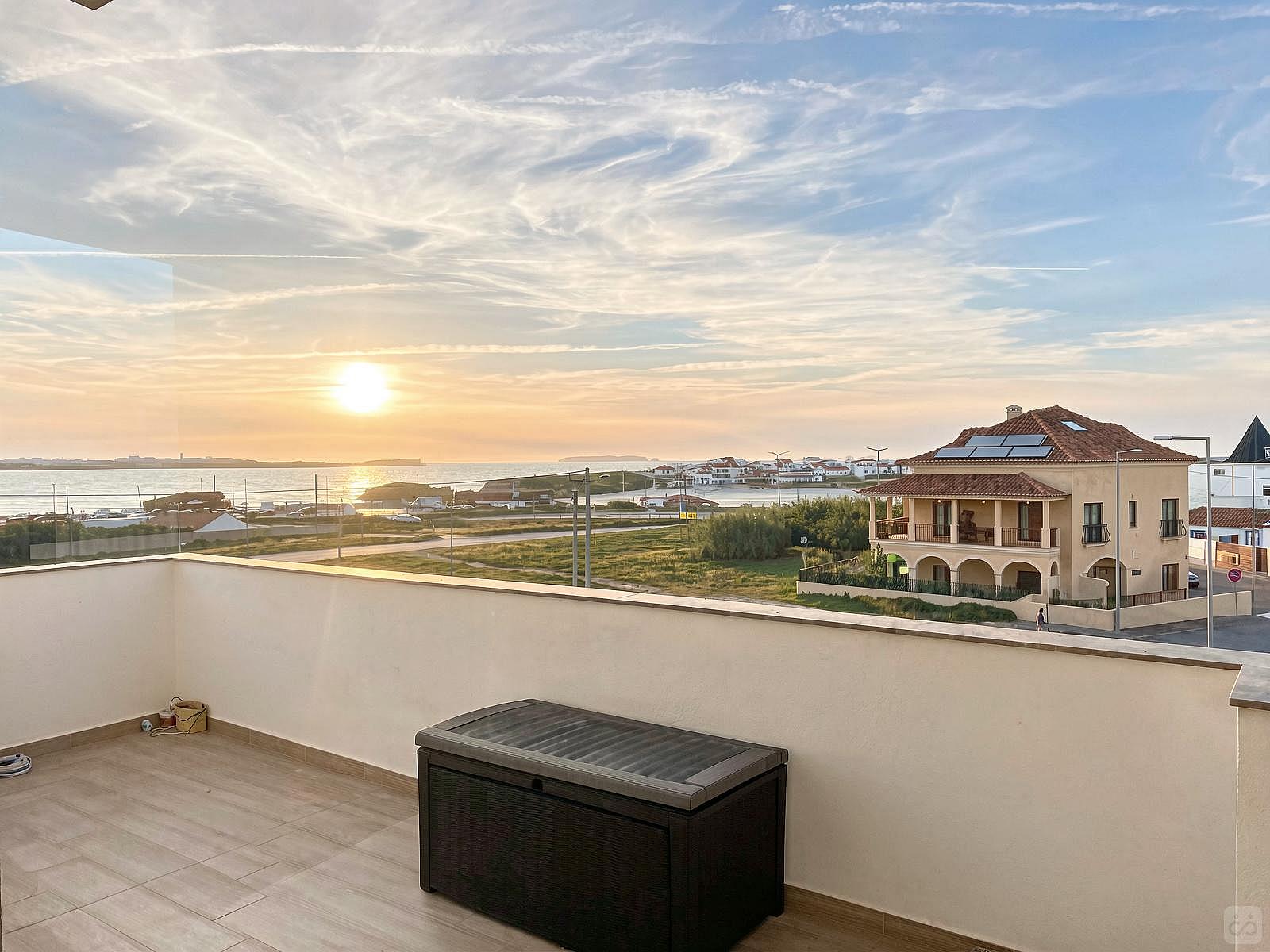  Suíte Almagreira  -  Experience Surf & Work Paradise in Baleal's Vibrant Coliving Community  - Gallery -  39