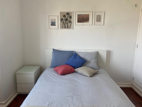 Lovely double ensuite bedroom in Montelavar
