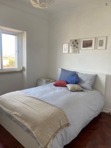 Lovely double ensuite bedroom in Montelavar