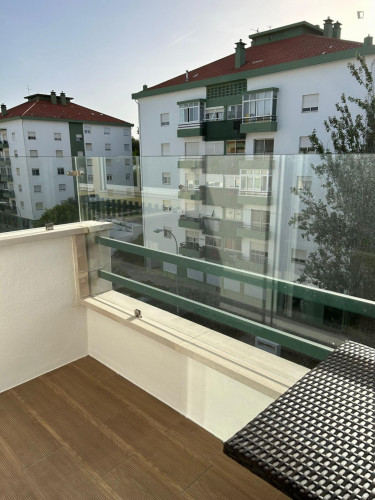 Sunny twin bedroom in Paço de Arcos  - Gallery -  5