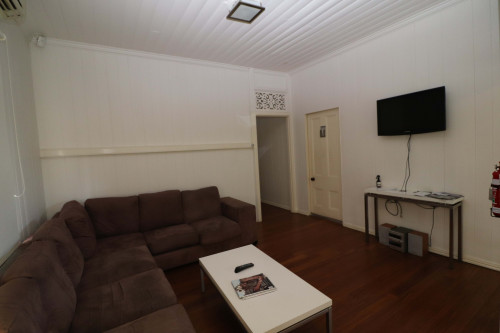 Red Hill - Gallery - 13