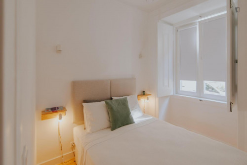 Welcoming Apartment close to Miradouro da Graça - 1-bedroom and 1-office