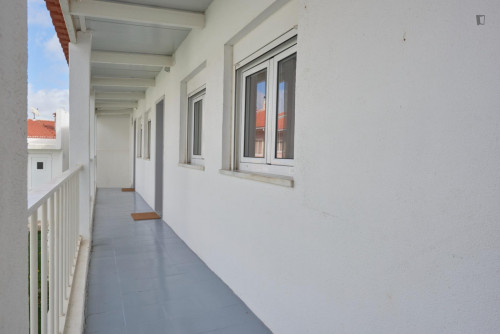Charing studio in popular Alvalade