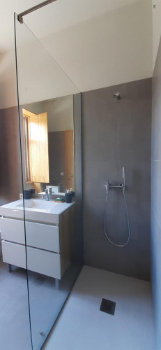 Spacious Double Bedroom close to João de Deus Metro - Gallery - 8