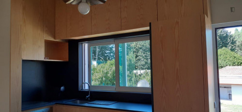 Spacious Double Bedroom close to João de Deus Metro - Gallery - 7