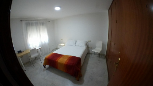 Double bedroom in 4-bedroom apartment for tenants until 27 years old