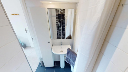 Cosy double ensuite bedroom near Paris La Défense Arena  - Gallery -  5