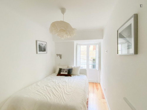 Beautiful 2-bedroom apartment close to Faculdade de Ciências Médicas