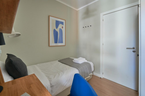 Attractive single bedroom close to Miradouro da Penha de