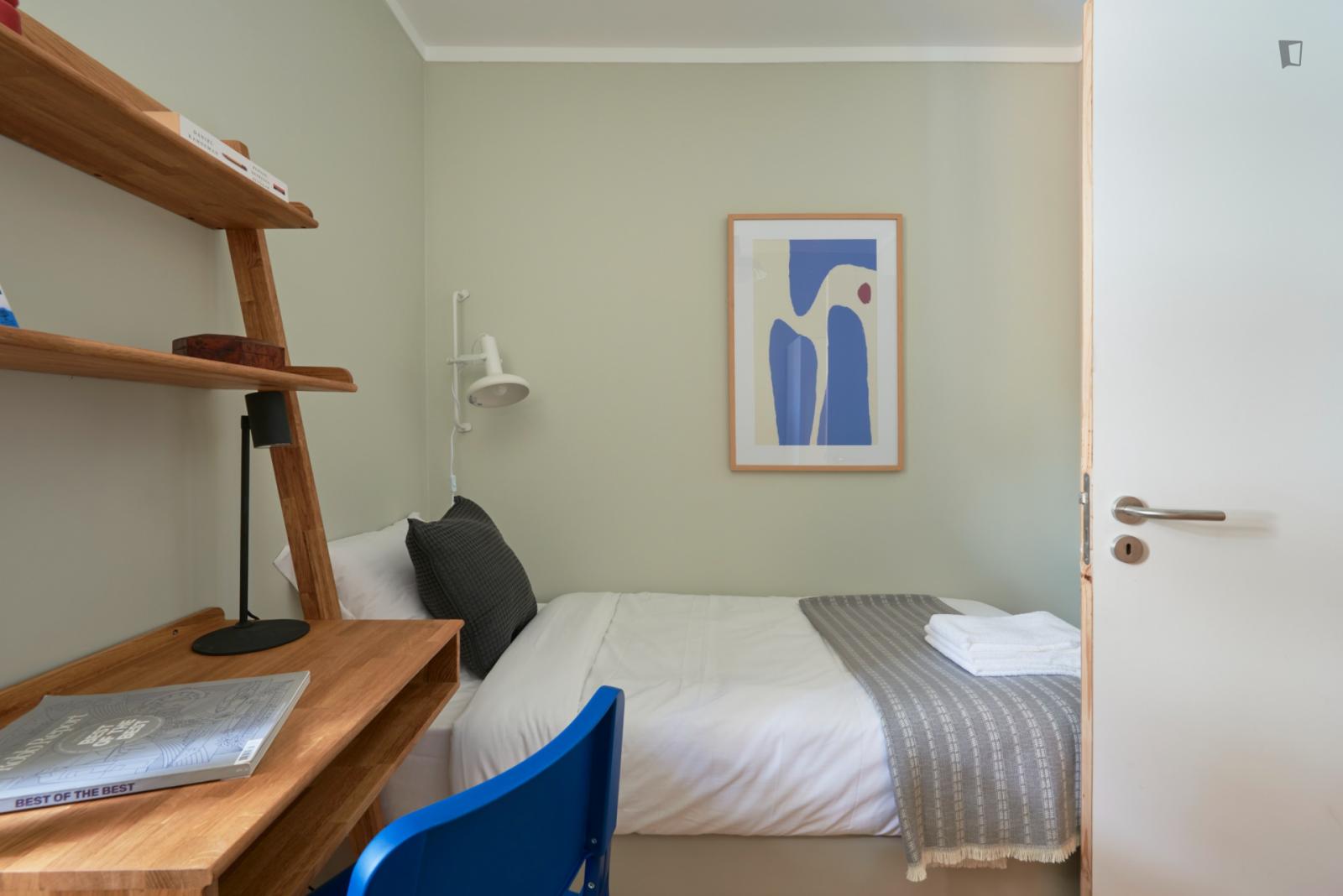  Attractive Single Bedroom Close To Miradouro Da Penha De  -  Attractive single bedroom close to Miradouro da Penha de  - Gallery -  1