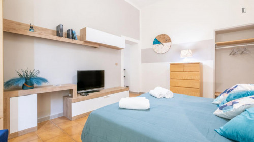 Pleasant 1-bedroom flat in Petrarca - Gallery - 12