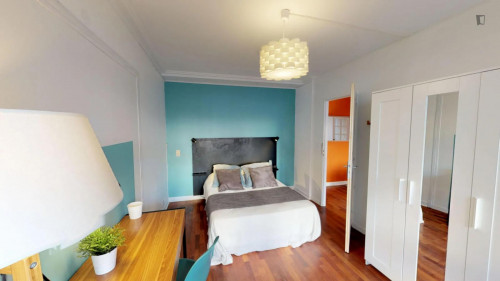 Comfy double bedroom near François Verdier metro station