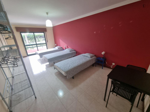 Single bedroom, with balcony, in 3-bedroom apartment