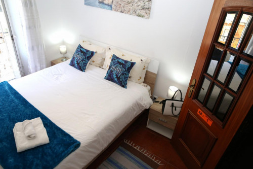 Comfy double bedroom near the Arroios metro
