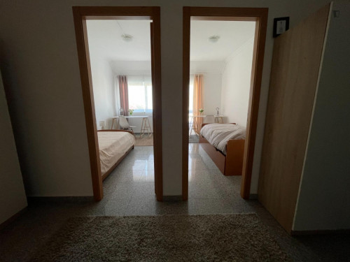 Cozy single bedroom next to Montijo Bus Station - TST Terminal