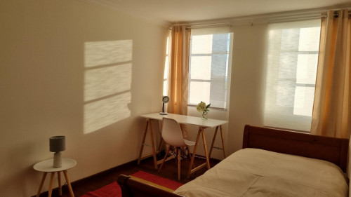 Vibrant single bedroom next to Montijo Bus Station - TST Terminal