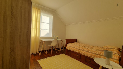 Elegant single bedroom next to Montijo Bus Station - TST Terminal